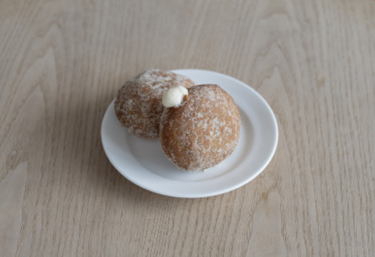 カスタードクリームドーナツ