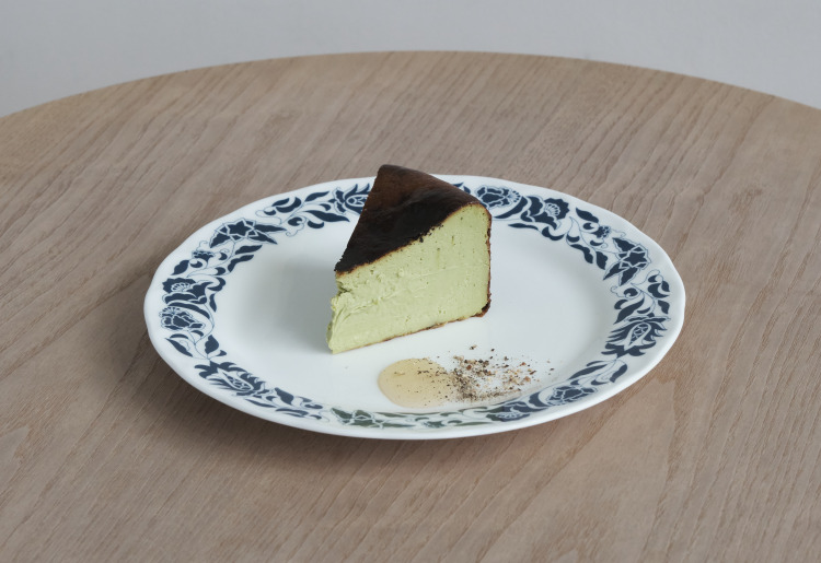抹茶バスクチーズ　Basque Cheesecake with Matcha